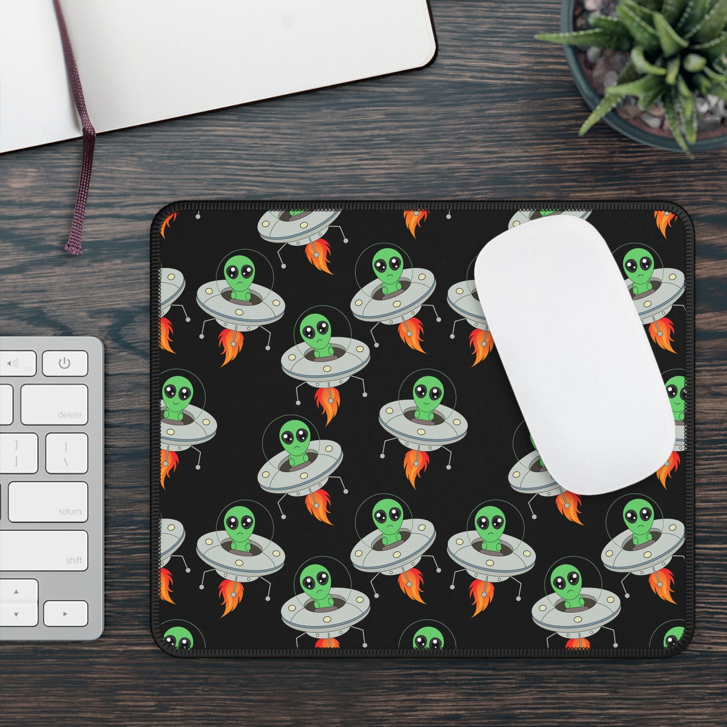 Cute Alien UFO Pattern Mouse Pad