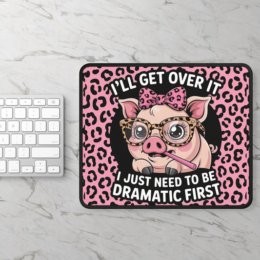 Dramatic Pig Mouse Pad