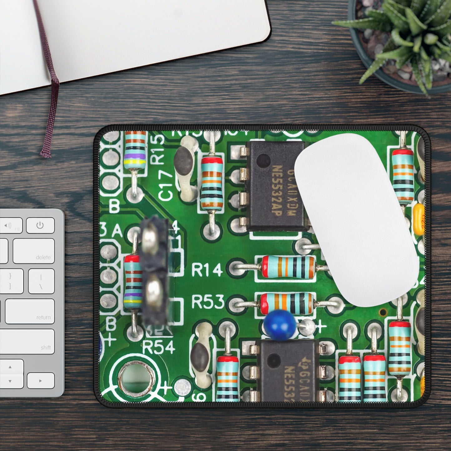 Analog Circuit Core Mouse Pad