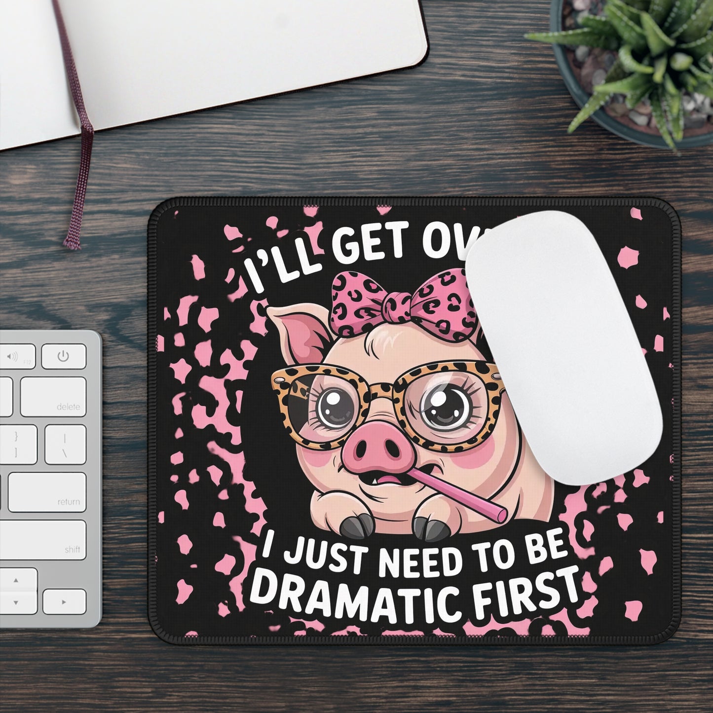 Dramatic Pig Attitude Mouse Pad