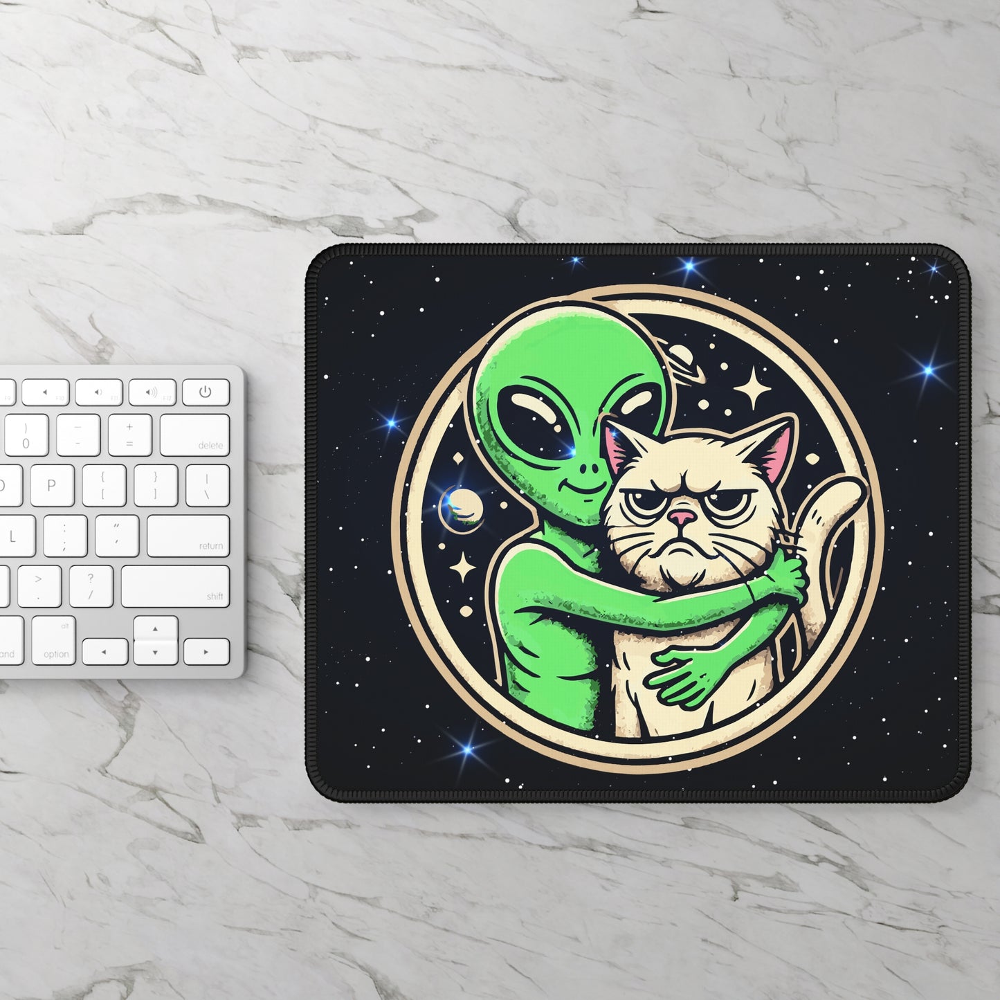Alien Loves Grumpy Cat Mouse Pad